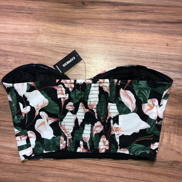 Express floral tub top nwt - Picture 2 of 4
